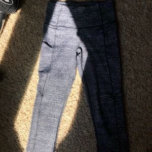 Black and white lulu cropped leggings!